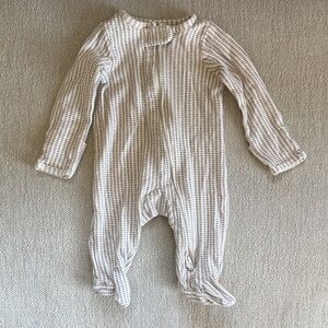 Carter's Cream and White Textured Footie